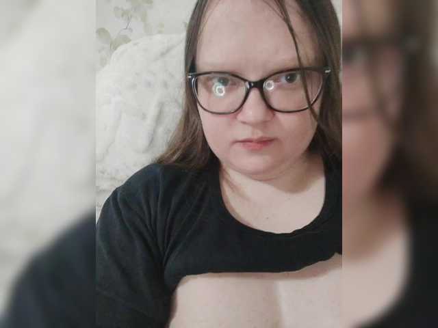 Misssexyberry — Hello there. Im horny girl with wet pussy, follow me and lets have fun ;)  my fav buzz is 5,10,20,40,60,100,200,400,600. in pvt toys,anal,bj, ograsm and more ;) feel free to take me to pvt:)  