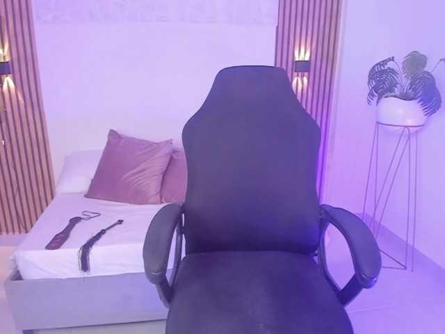 valeria-acost's BongaCams show and profile