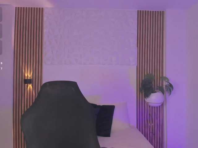 valeria-acost's BongaCams show and profile