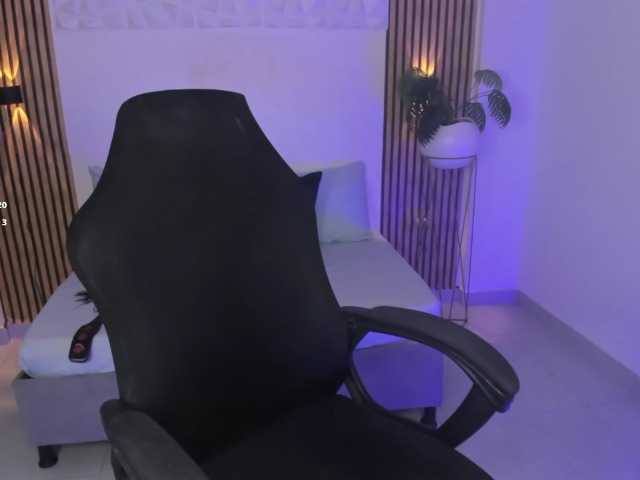 valeria-acost's BongaCams show and profile