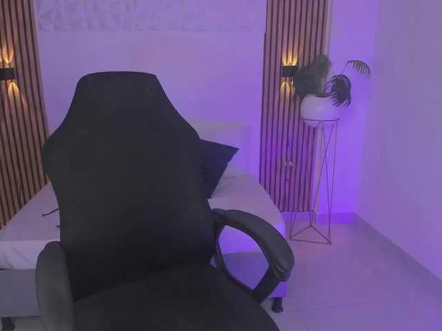 valeria-acost's BongaCams show and profile