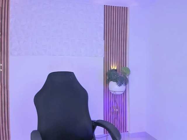 valeria-acost's BongaCams show and profile