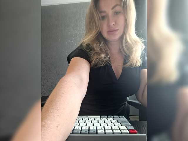 BongaCams goddesssssss is Freechat goddesssssss — @total - countdown: @sofar collected, @remain left before I'm at work now.