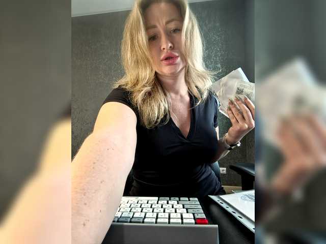 BongaCams goddesssssss is Freechat goddesssssss — @total - countdown: @sofar collected, @remain left before I'm at work now.