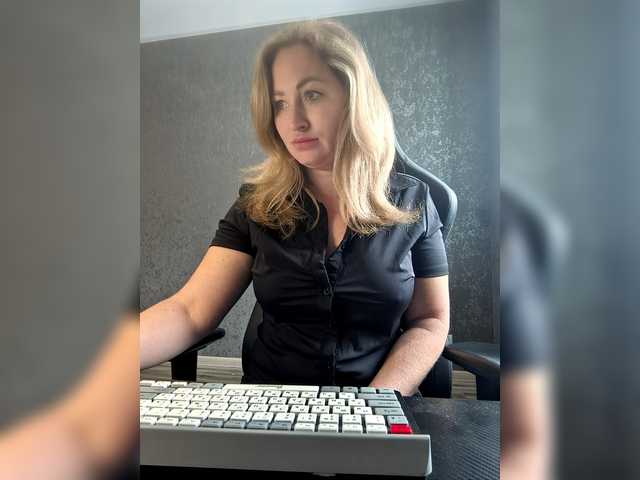 goddesssssss — @total - countdown: @sofar collected, @remain left before I'm at work now. 