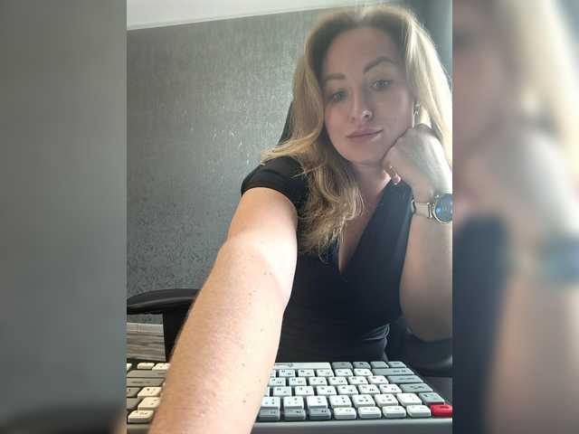 goddesssssss — @total - countdown: @sofar collected, @remain left before I'm at work now. 