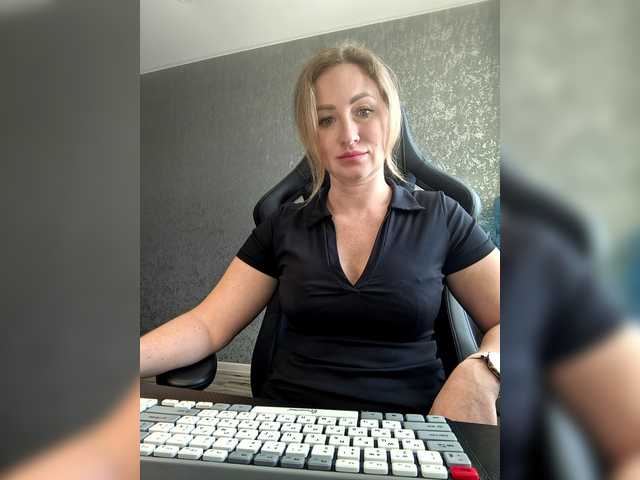 BongaCams goddesssssss is Freechat goddesssssss — @total - countdown: @sofar collected, @remain left before I'm at work now.