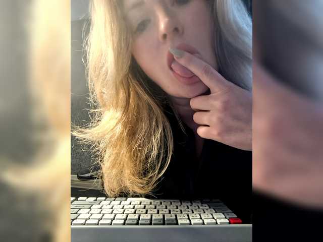 BongaCams goddesssssss is Freechat goddesssssss — @total - countdown: @sofar collected, @remain left before I'm at work now.