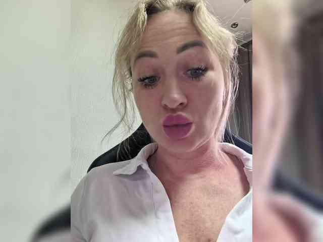 goddesssssss webcam