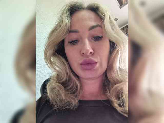 goddesssssss webcam