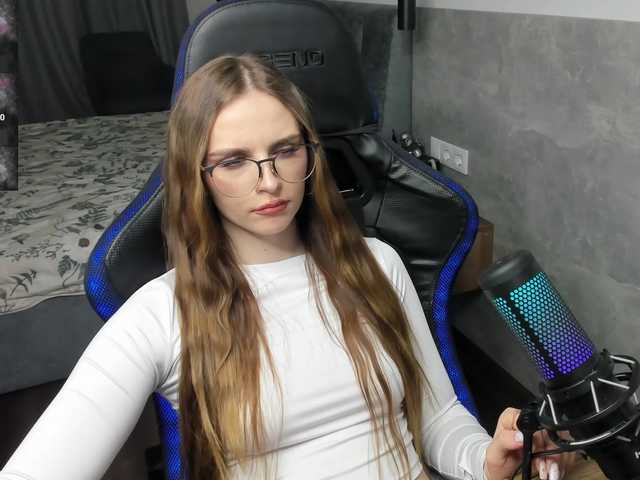 MCfly-1's BongaCams show and profile