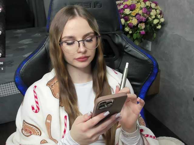 MCfly-1's BongaCams show and profile