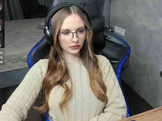 MCfly-1 Live Webcam on BongaCams