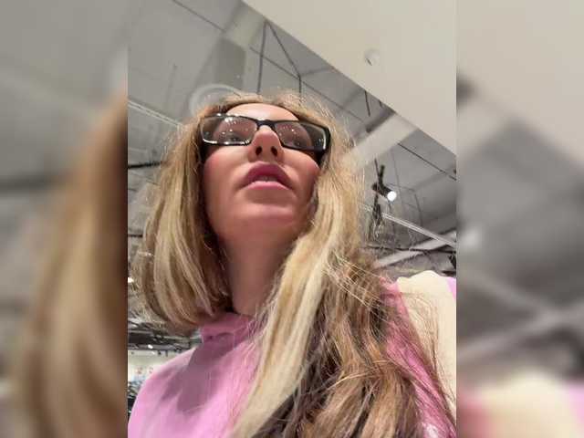 marykiskis's BongaCams show and profile