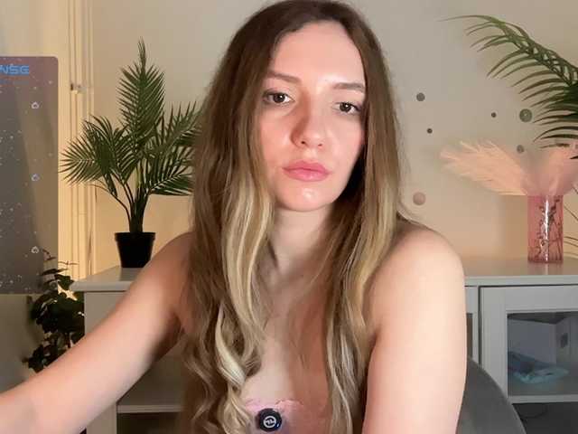 marykiskis's BongaCams show and profile