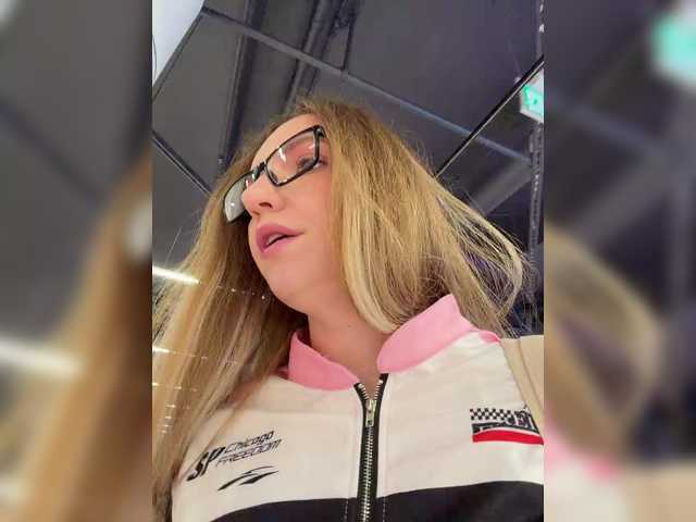 marykiskis's BongaCams profile