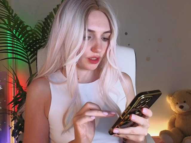 marykiskis's BongaCams show and profile