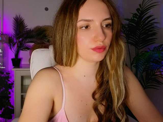 marykiskis's BongaCams show and profile