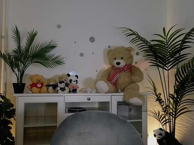 marykiskis's BongaCams show and profile