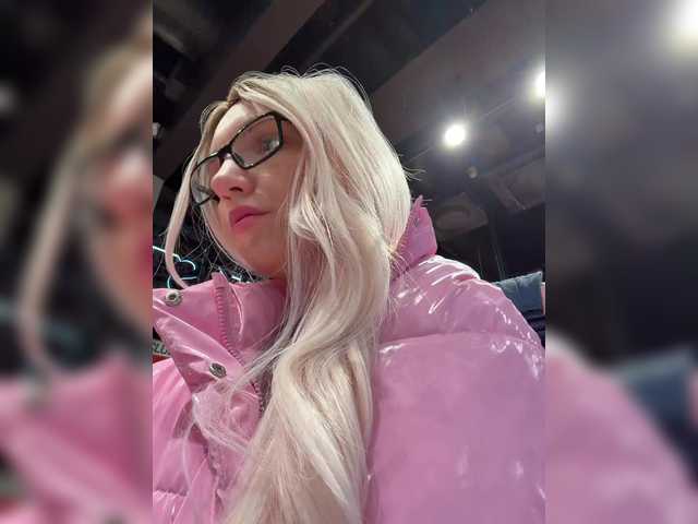 marykiskis's BongaCams show and profile