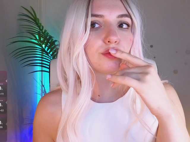 marykiskis's BongaCams show and profile