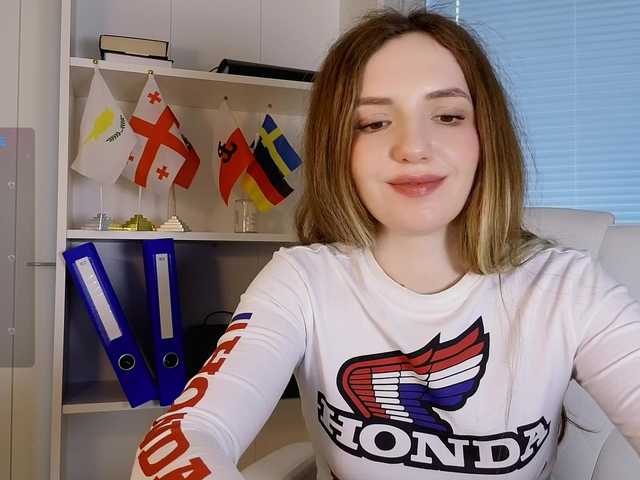 marykiskis's BongaCams show and profile