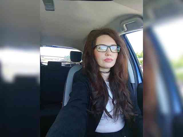 Kris_kiskis webcam