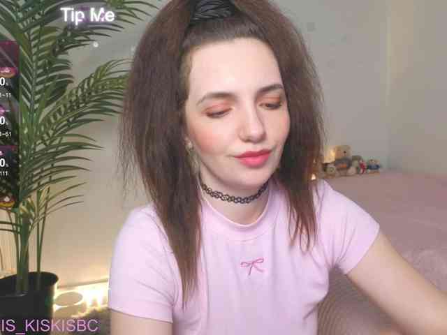 Kris_kiskis webcam
