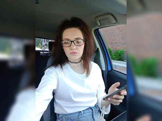 Kris_kiskis webcam