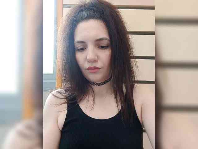Kris_kiskis webcam