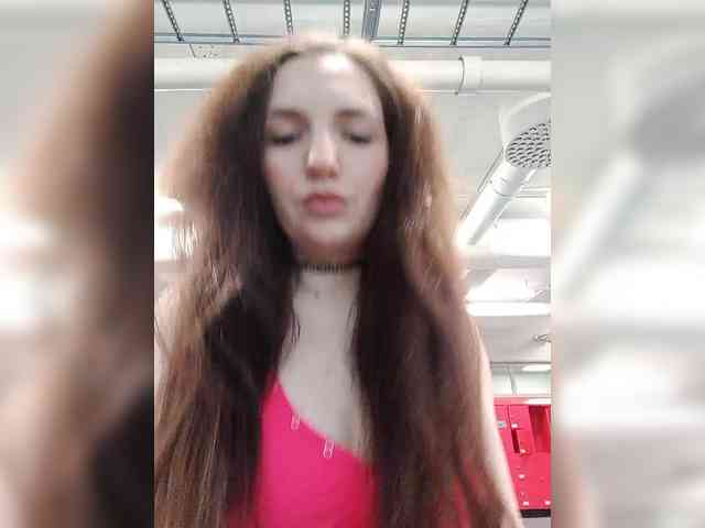 Kris_kiskis webcam