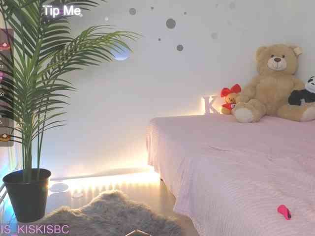 Kris_kiskis webcam