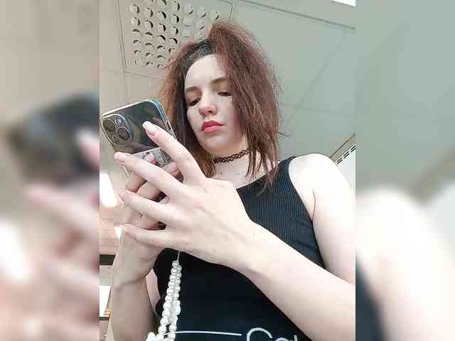 Kris_kiskis webcam