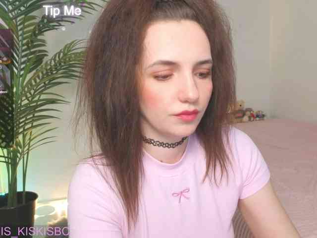 Kris_kiskis webcam