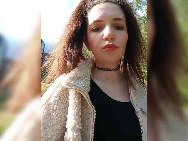 Kris_kiskis webcam