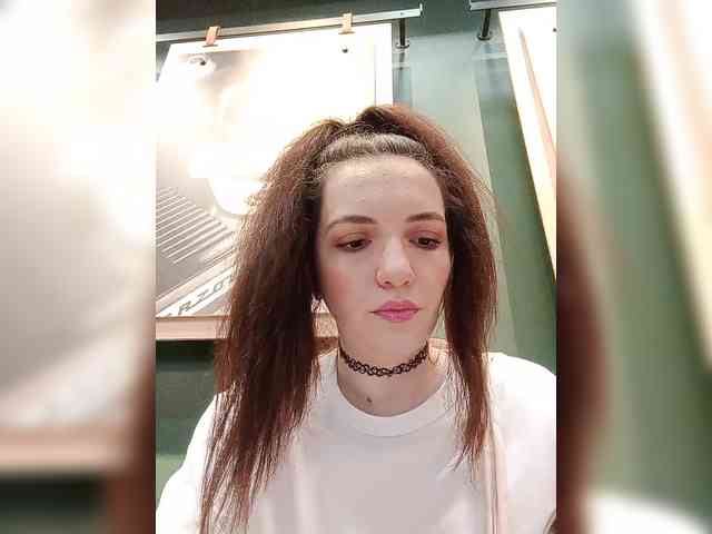 Kris_kiskis webcam