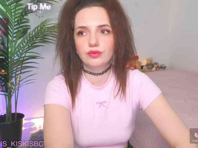 Kris_kiskis webcam