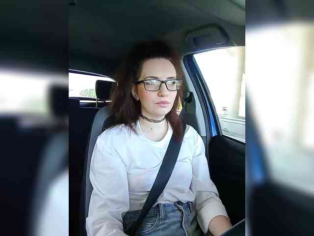 Kris_kiskis webcam