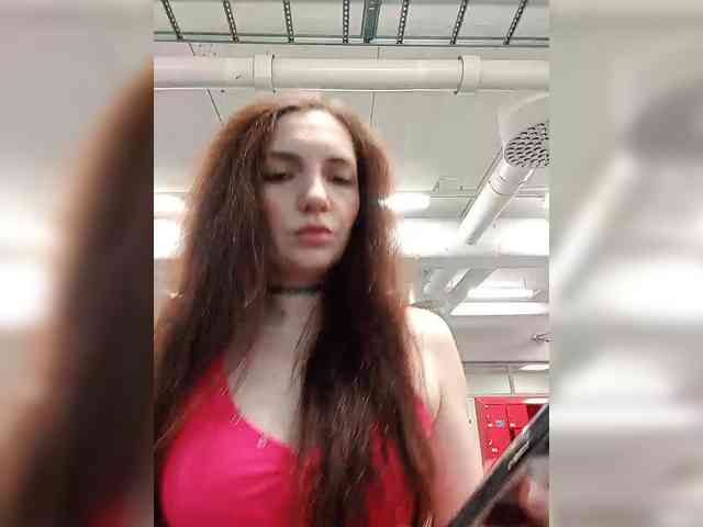 Kris_kiskis webcam