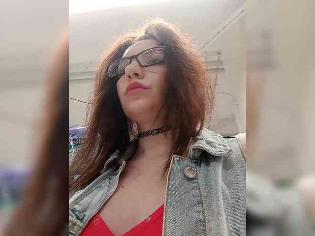 Kris_kiskis webcam