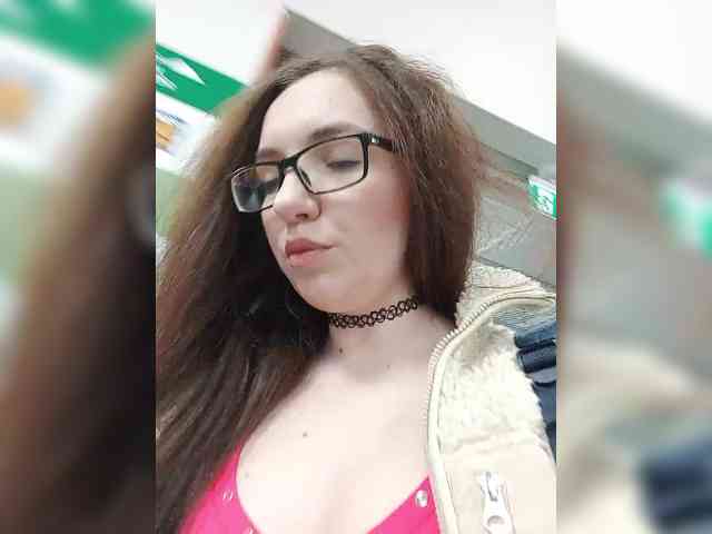 Kris_kiskis webcam