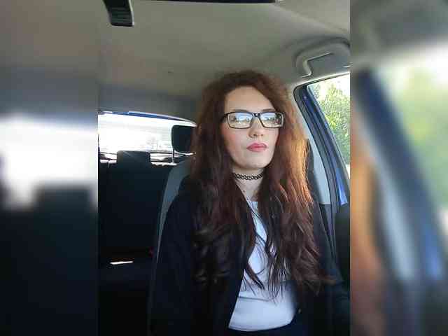 Kris_kiskis webcam