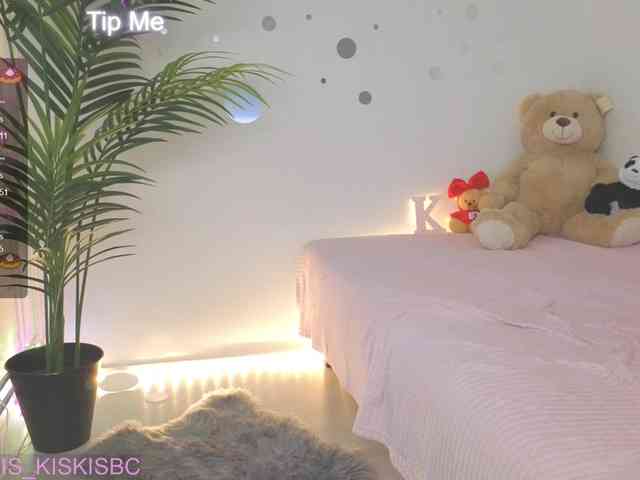 Kris_kiskis webcam
