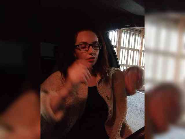 Kris_kiskis webcam