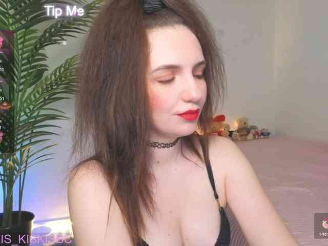 Kris_kiskis webcam