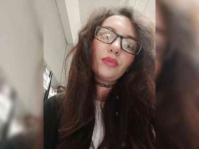 Kris_kiskis webcam