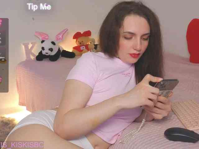 Kris_kiskis webcam