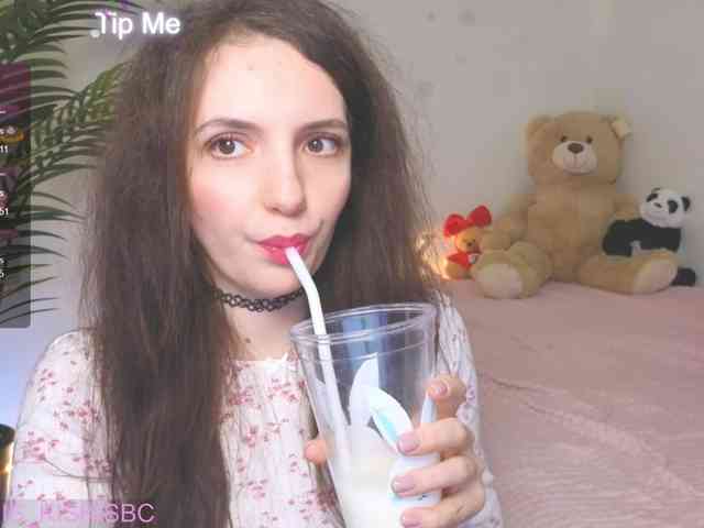 Kris_kiskis webcam