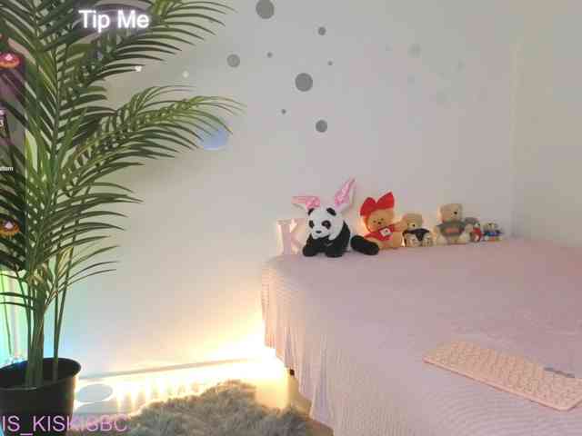 Kris_kiskis webcam