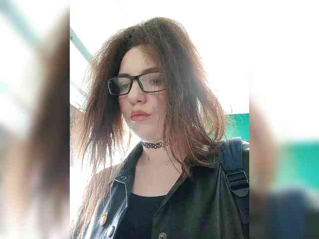 Kris_kiskis webcam
